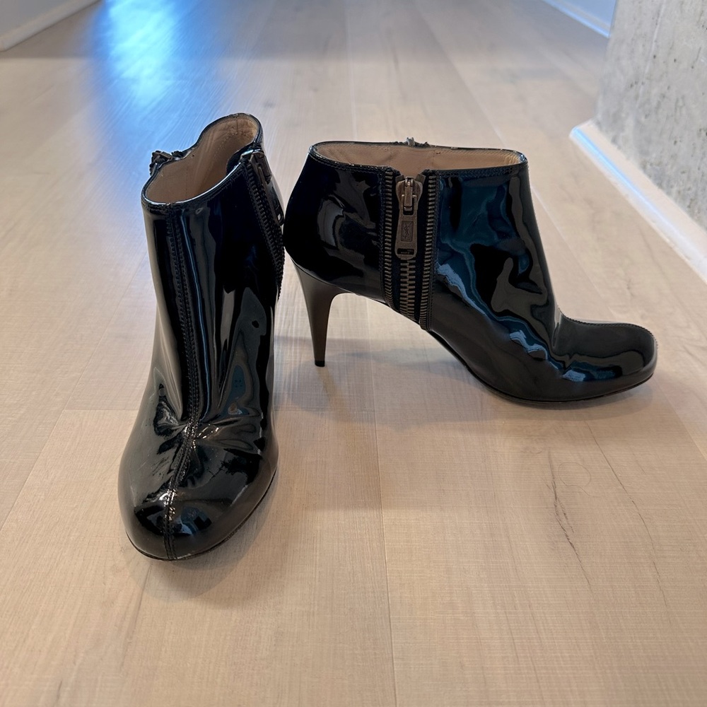 Yves Saint Laurent | Rock 80 Aboot | Vitello Black Patent Bootie | YSL | 38